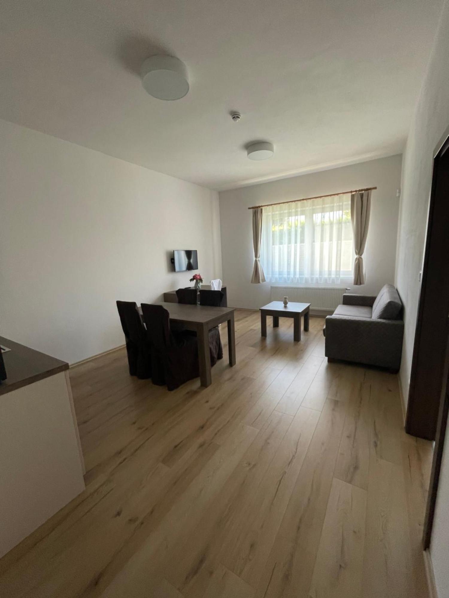Zafir Hotel Dunajska Streda Ngoại thất bức ảnh