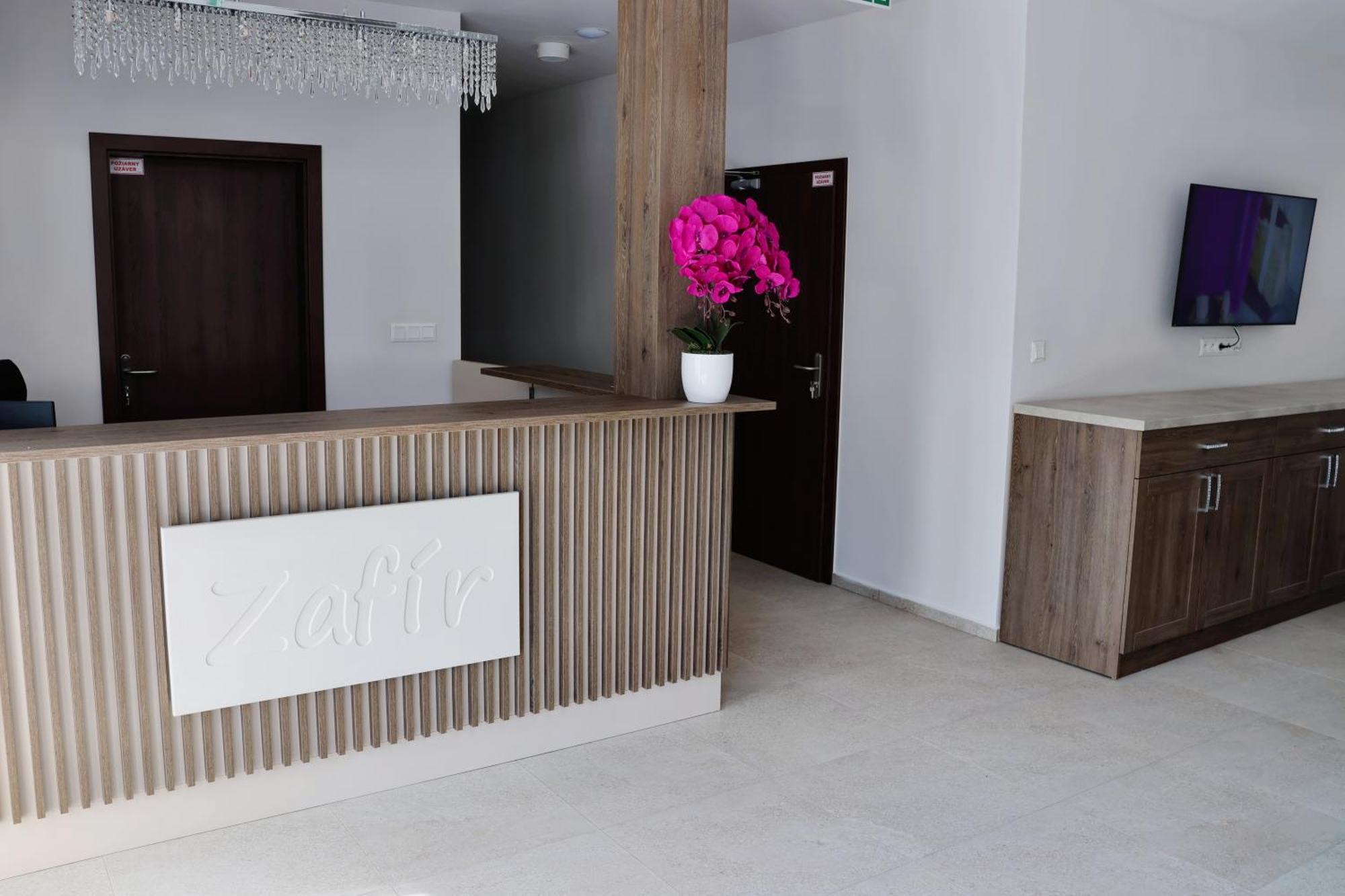 Zafir Hotel Dunajska Streda Ngoại thất bức ảnh