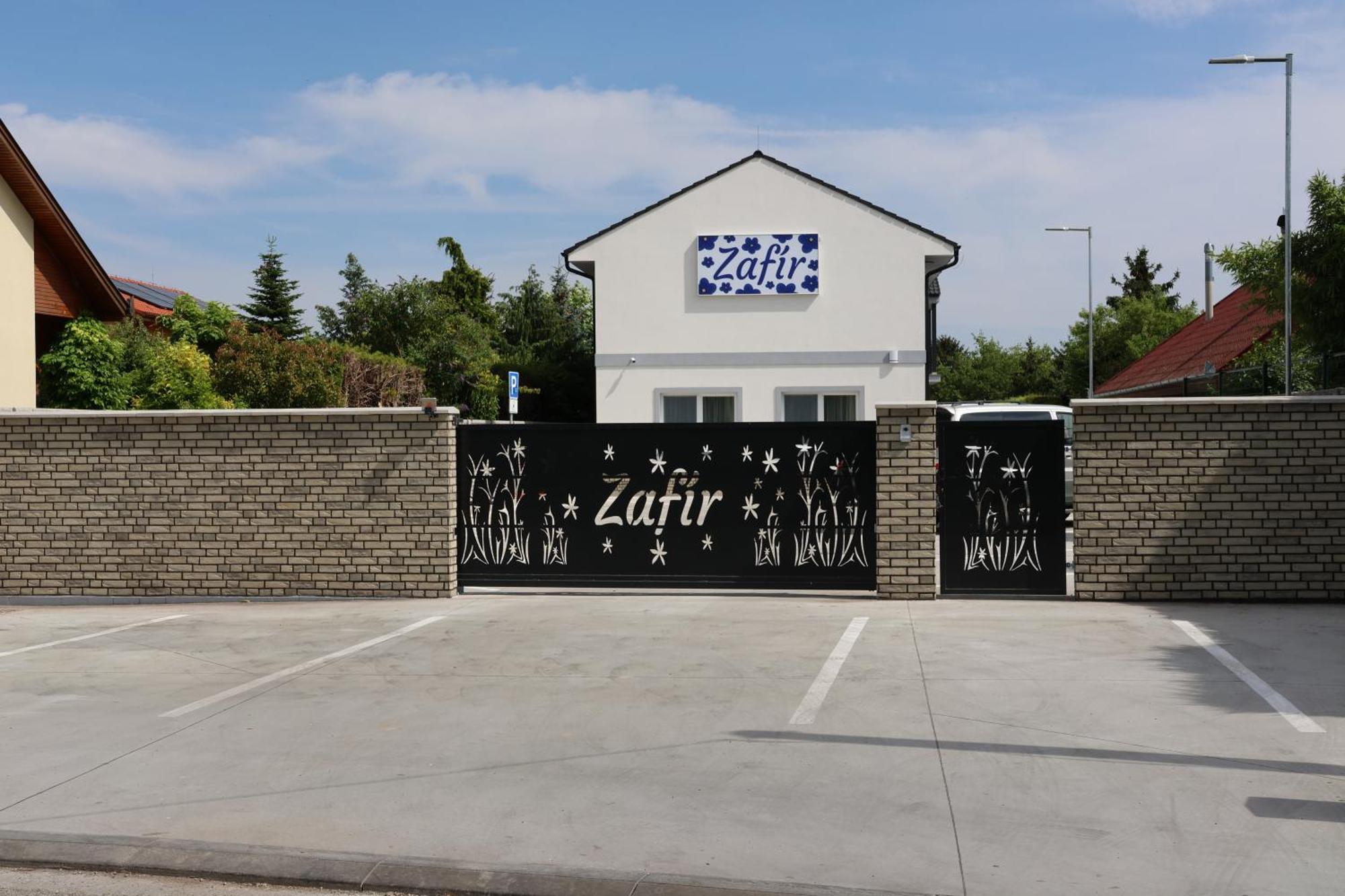 Zafir Hotel Dunajska Streda Ngoại thất bức ảnh